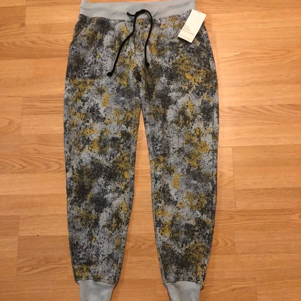 New “Alternative” super soft joggers size Medium